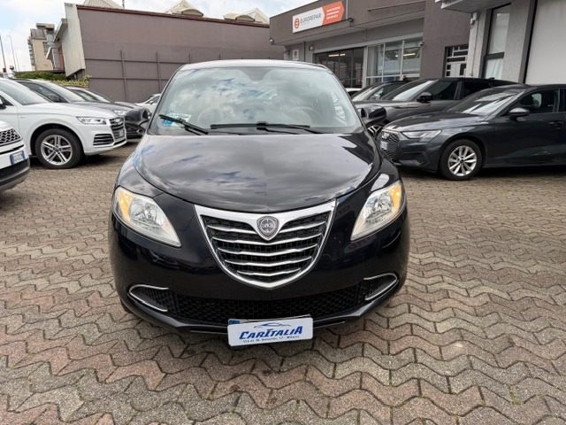 Lancia Ypsilon 0.9 TwinAir 85 CV 5 porte Metano Ecochic Gold - foto 2 di 14