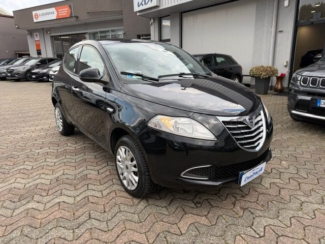 Lancia Ypsilon 0.9 TwinAir 85 CV 5 porte Metano Ecochic Gold - foto 3 di 14