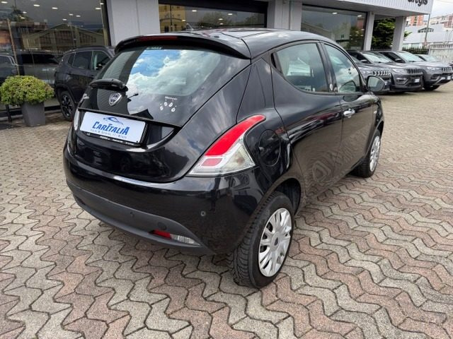 Lancia Ypsilon 0.9 TwinAir 85 CV 5 porte Metano Ecochic Gold - foto 4 di 14