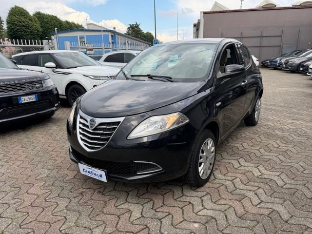 Lancia Ypsilon 0.9 TwinAir 85 CV 5 porte Metano Ecochic Gold, del 2015, 119.000 km, in vendita a Milano (MI)