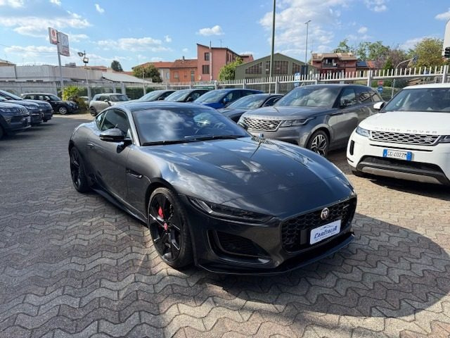 Jaguar F-Type 5.0 V8 450 CV aut Coupé R-Dynamic TETTO PANORAMICO - foto 1 di 4