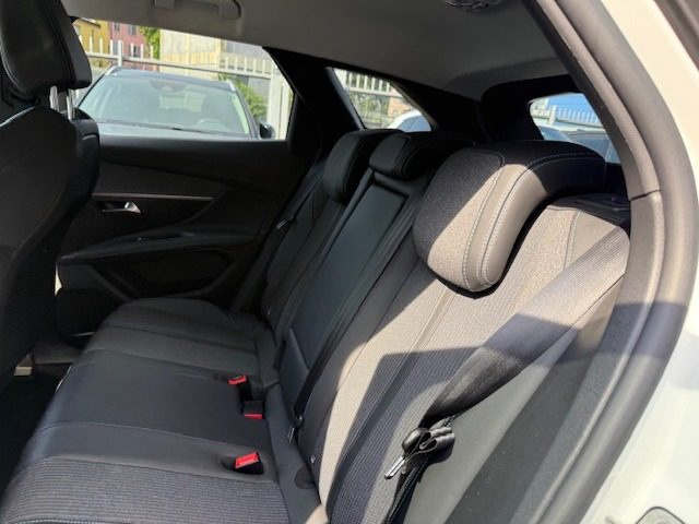Peugeot 3008 BlueHDi 130 S&S EAT8 Allure Pack - foto 4 di 4
