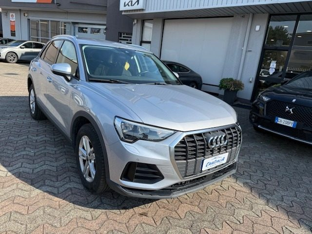 Audi Q3 45 TFSI e S tronic phev - foto 3 di 4
