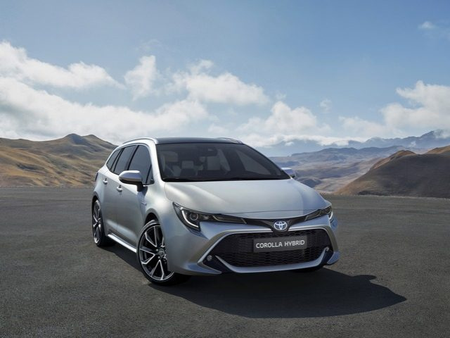 Toyota Corolla Touring Sports 1.8 Hybrid Business usato a MILANO