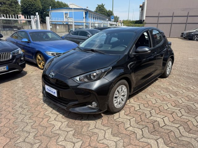 Toyota Yaris 1.5 Hybrid 5 porte Business usato a MILANO