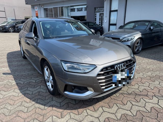Audi A4 Avant 30 TDI/136 CV S tronic Business Advanced usato a MILANO