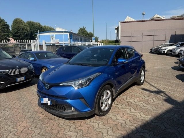 Toyota C-HR 1.8 Hybrid E-CVT Business, del 2019, 91.000 km, in vendita a Milano (MI)