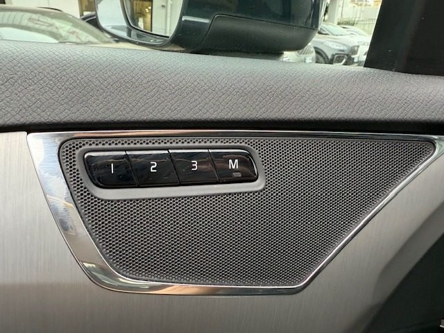 Volvo XC90 B5 (d) AWD automatico 7 posti Momentum Pro - foto 4 di 4