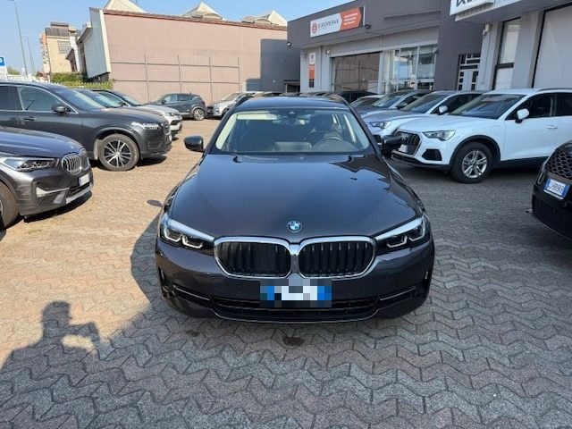 BMW 520 d 48V Touring Business - foto 3 di 4