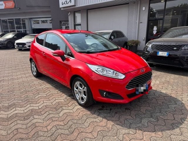 Ford Fiesta 1.5 TDCi 75CV 3 porte Titanium - foto 3 di 4