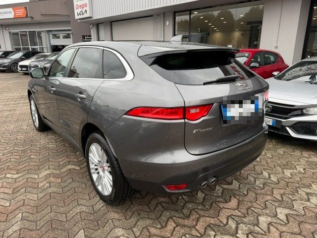 Jaguar F-Pace 2.0 D 180 CV aut. Prestige TETTO PANORAMICO - foto 2 di 4