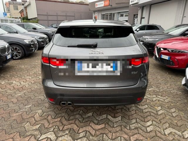 Jaguar F-Pace 2.0 D 180 CV aut. Prestige TETTO PANORAMICO - foto 3 di 4