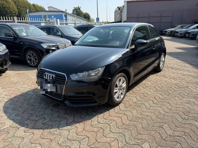 Audi A1 1.2 TFSI Attraction, del 2013, 141.000 km, in vendita a Milano (MI)