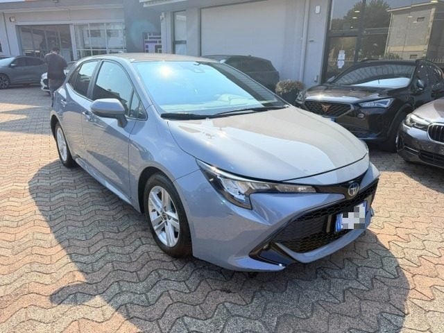 Toyota Corolla 1.8 Hybrid Active, del 2022, 127.000 km, in vendita a Milano (MI)