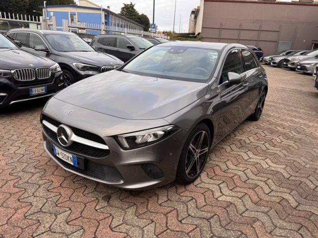 Mercedes-Benz A 200 Premium - foto 2 di 4