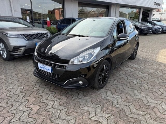 Peugeot 208 1° serie PureTech 82 5 porte Active, del 2018, 107.000 km, in vendita a Milano (MI)