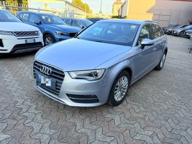 Audi A3 SPB 1.6 TDI Design, del 2015, 159.000 km, in vendita a Milano (MI)