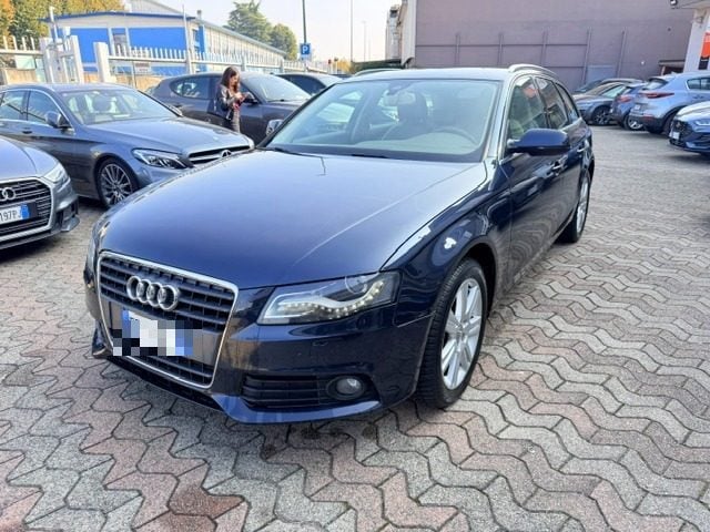 Audi A4 Avant 2.0 TDI 170CV F.AP. Ambiente, del 2011, 195.000 km, in vendita a Milano (MI)