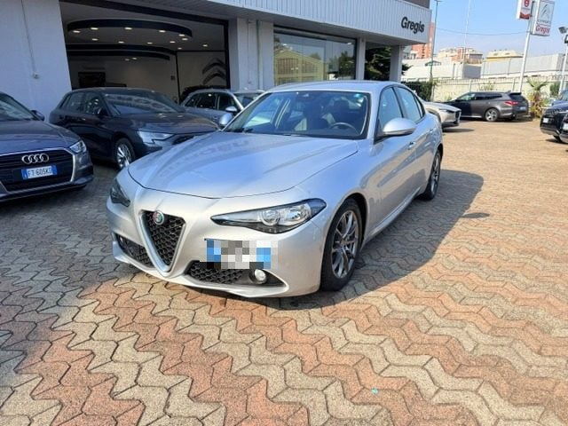 Alfa Romeo Giulia 2.2 Turbodiesel 150 CV Super, del 2017, 176.000 km, in vendita a Milano (MI)