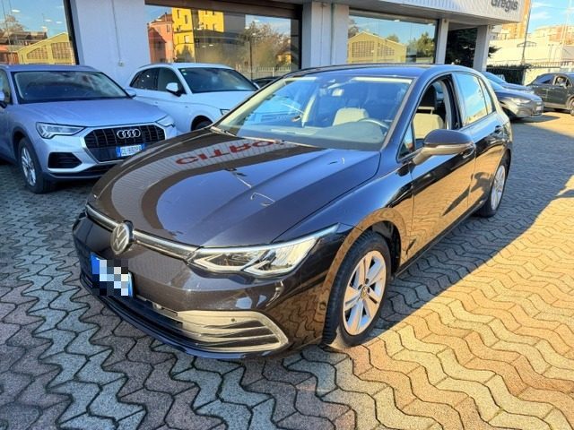 Volkswagen Golf 1.5 eTSI 130 CV EVO ACT DSG Life, del 2023, 106.000 km, in vendita a Milano (MI)