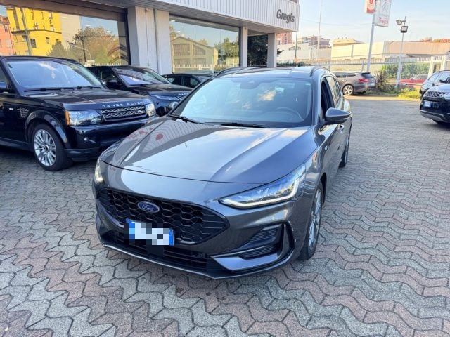Ford Focus 1.0 EcoBoost Hybrid 125 CV Powershift 5p. ST-Line, del 2023, 108.000 km, in vendita a Milano (MI)