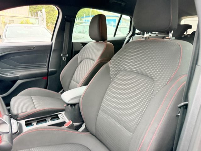 Ford Focus 1.0 EcoBoost Hybrid 125 CV Powershift SW ST-Line - foto 4 di 4