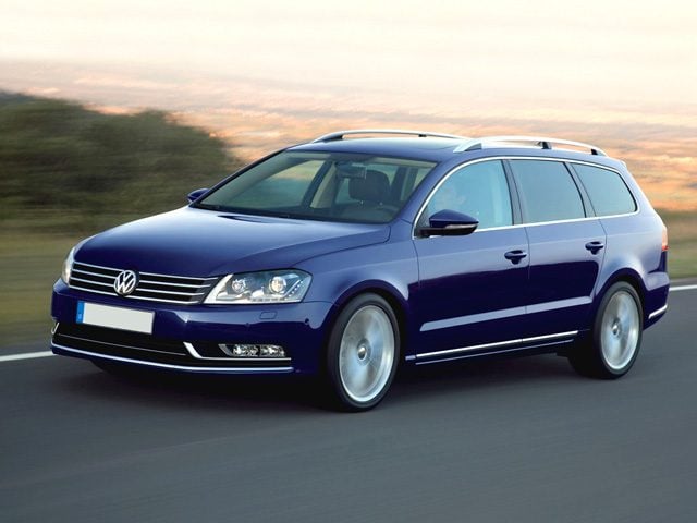 Volkswagen Passat Var. 2.0 TDI Highline BlueM.Tech., del 2011, 182.000 km, in vendita a Milano (MI)