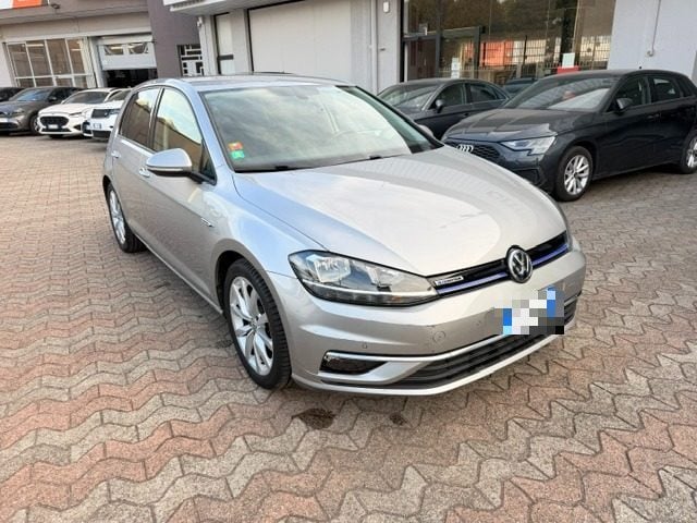 Volkswagen Golf 1.5 TSI 130 CV EVO 5p. Trendline BlueMotion, del 2019, 98.000 km, in vendita a Milano (MI)
