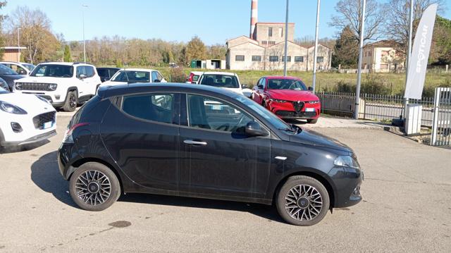 Lancia Ypsilon *PROMO* 1.0 FireFly 5 porte S&S Hybrid Platino - foto 4 di 4