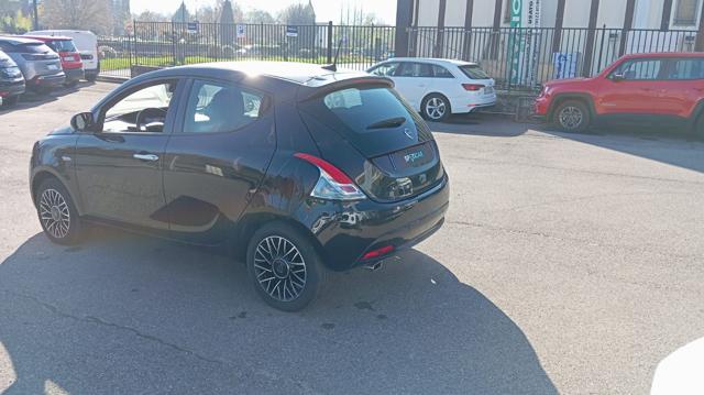 Lancia Ypsilon *PROMO* 1.0 FireFly 5 porte S&S Hybrid Platino, del 2024, 15.781 km, in vendita a Borgo San Lorenzo (FI)