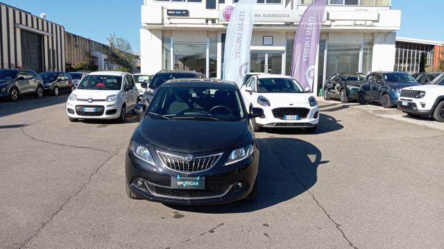 Lancia Ypsilon *PROMO* 1.0 FireFly 5 porte S&S Hybrid Platino - foto 2 di 4