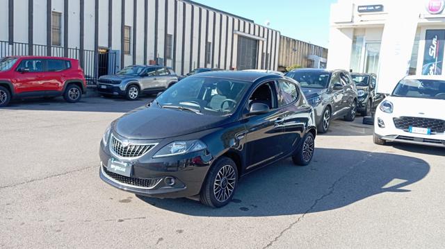 Lancia Ypsilon *PROMO* 1.0 FireFly 5 porte S&S Hybrid Platino, del 2024, 15.781 km, in vendita a Borgo San Lorenzo (FI)