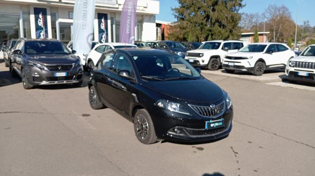 Lancia Ypsilon *PROMO* 1.0 FireFly 5 porte S&S Hybrid Platino - foto 3 di 4
