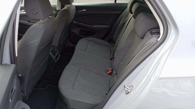 Volkswagen Golf *PROMO* 1.0 eTSI EVO DSG Life, del 2024, 24.922 km, in vendita a Borgo San Lorenzo (FI)