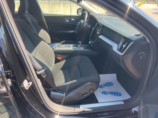 Volvo V60 B4 (d) Geartronic Momentum Business Pro usato a ZERO BRANCO