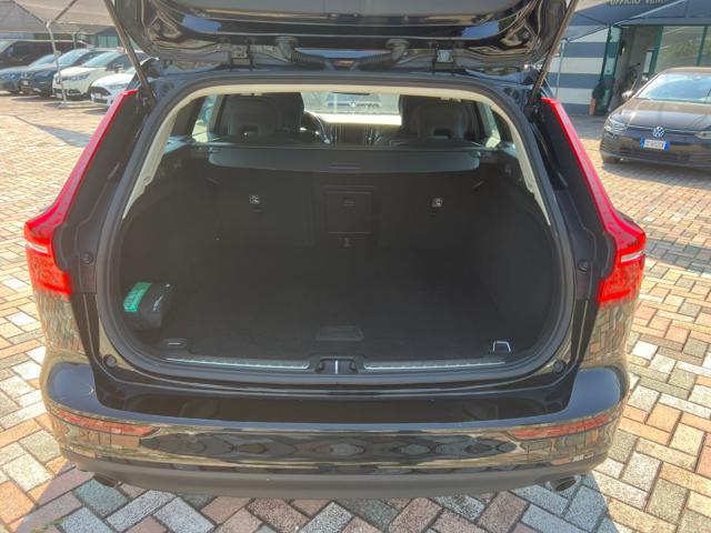 Volvo V60 B4 (d) Geartronic Momentum Business Pro usato a ZERO BRANCO