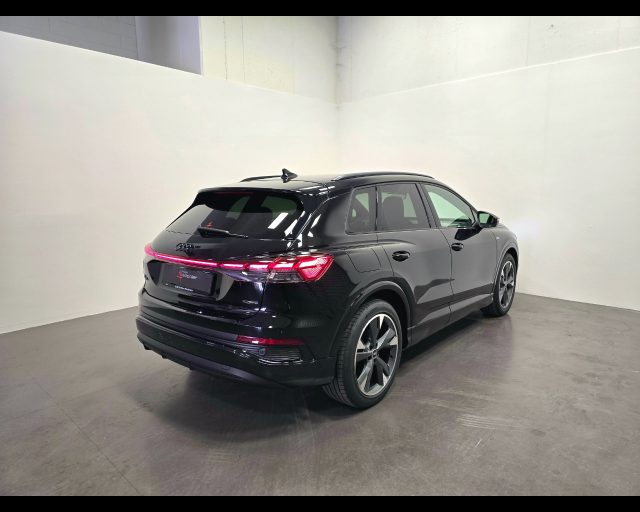 Audi QUATTRO Q4 45 E-TRON S-LINE - foto 2 di 4