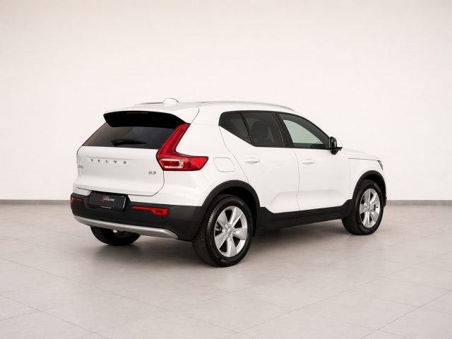 Volvo XC40 B3 CORE AUTO - foto 3 di 4