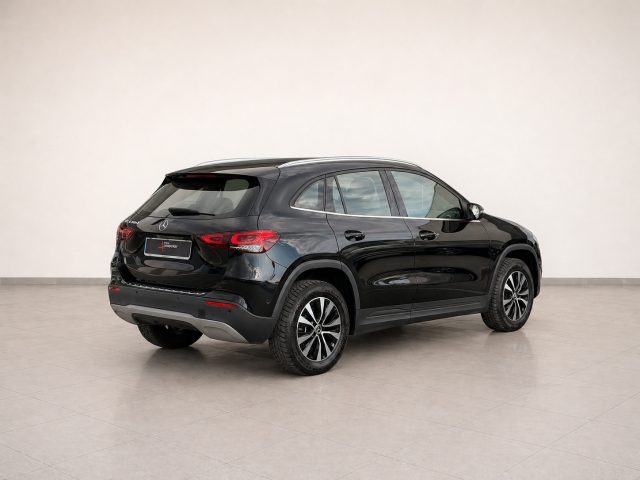 Mercedes-Benz GLA 200 D SPORT PLUS AUTO - foto 3 di 4