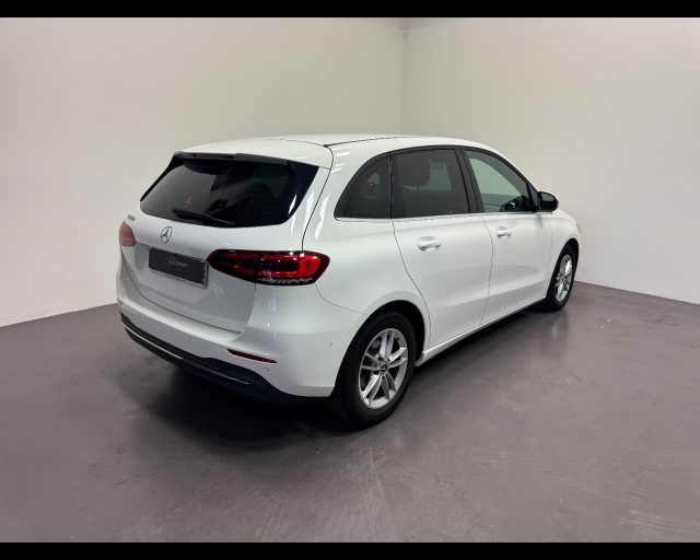 Mercedes-Benz B 180 D EXECUTIVE AUTO - foto 4 di 4
