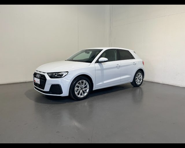 Audi A1 SPORTBACK 30 TFSI BUSINESS - foto 2 di 4