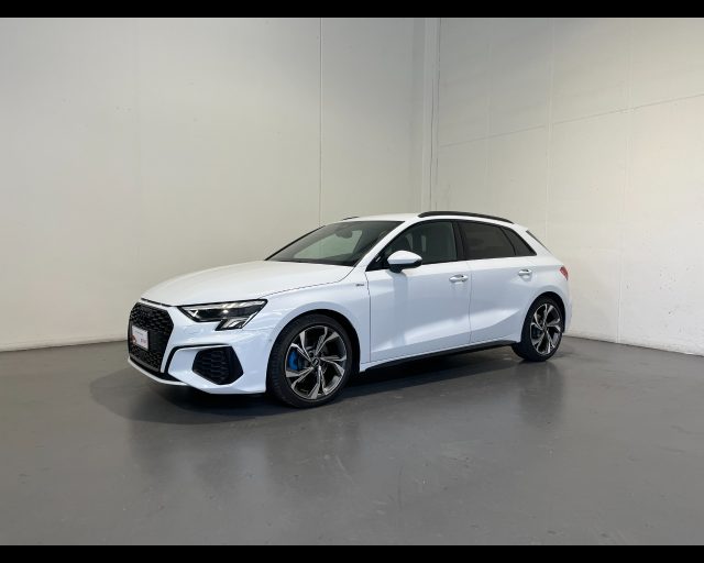 Audi A3 Sportback 40 TDI S-TRONIC QUATTRO S-LINE - foto 2 di 4