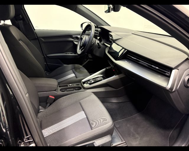 Audi A3 Sportback 35 TFSI MHEV S-TRONIC - foto 4 di 4