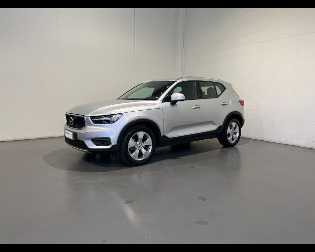Volvo XC40 D3 MOMENTUM AUTO - foto 2 di 4