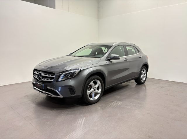 Mercedes-Benz GLA 200 D 4MATIC AUTO SPORT - foto 2 di 4