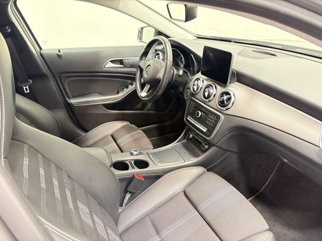 Mercedes-Benz GLA 200 D 4MATIC AUTO SPORT - foto 4 di 4