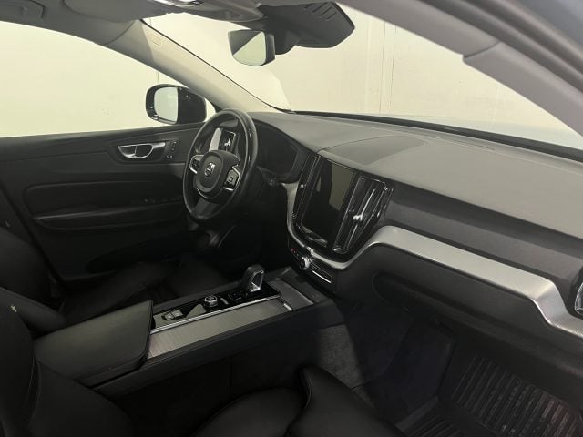 Volvo XC60 B4 D PLUS DARK AWD AUTO - foto 4 di 4
