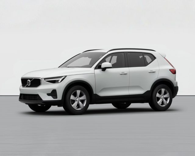 Volvo XC40 ESSENTIAL B3 AUTO PREZZO PROMO FINO A FINE MESE - foto 2 di 4