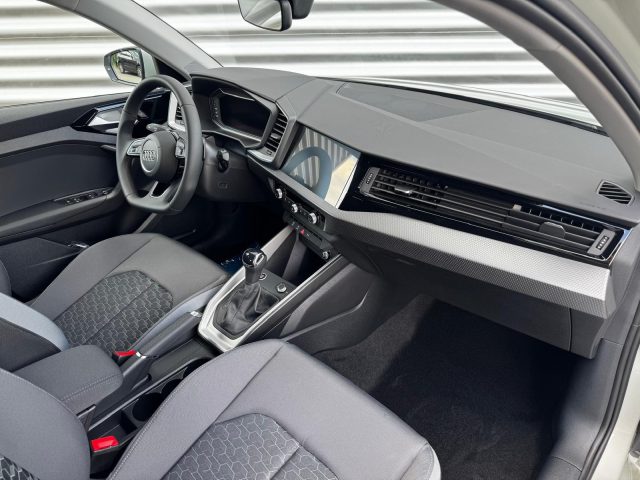 Audi A1 SB 30 TFSI S-TRONIC S-LINE EDITION - foto 3 di 4