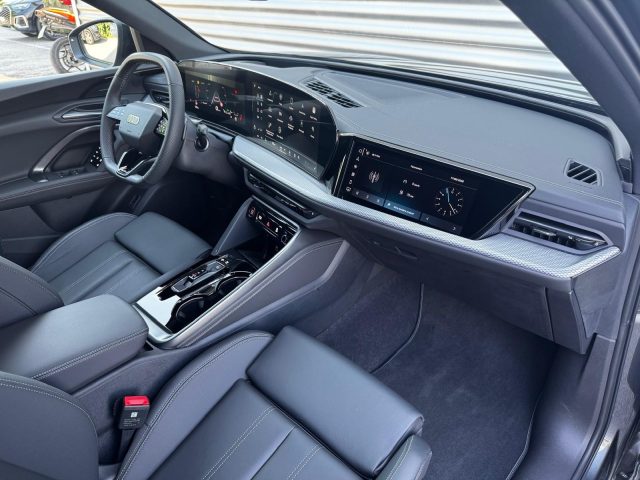 Audi Q5 TDI S-TRONIC QUATTRO S-LINE - foto 3 di 4